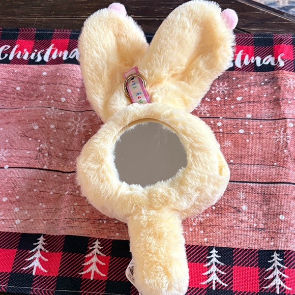 Baby Three Yellow Bunny Hand Mirror Keychain - Picture 3 of 7